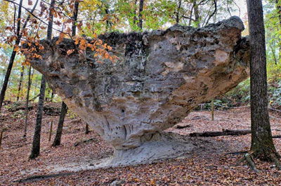 Peachtree Rock prior to vandalism